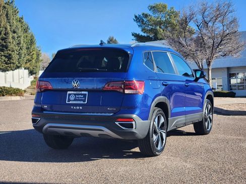 Certified 2024 Volkswagen Taos SE image 3