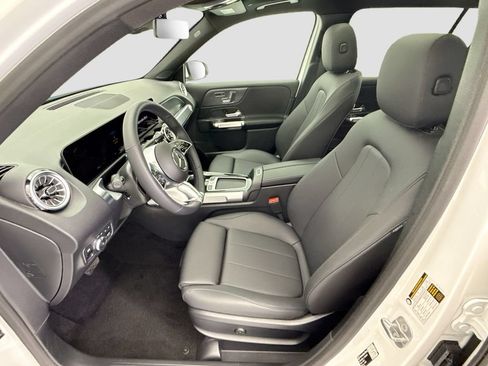 Used 2026 Mercedes-Benz GLB 250 4MATIC image 17