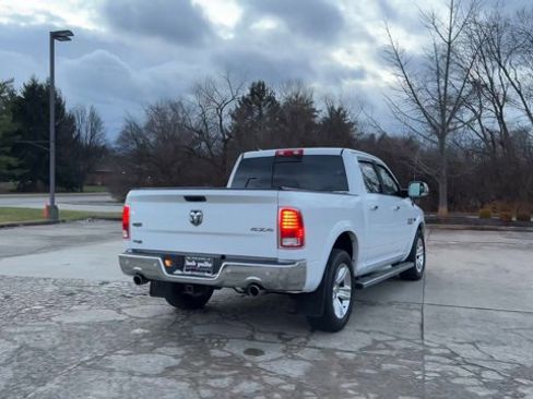 Used 2016 RAM 1500 Laramie w/ Convenience Group image 8