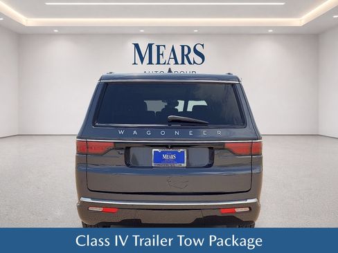 Used 2023 Jeep Wagoneer 2WD image 5