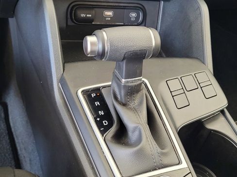 Used 2025 Kia Sportage LX FWD image 20