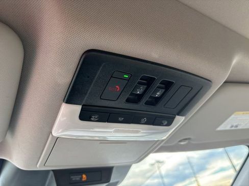 Used 2023 Nissan Rogue SL w/ SL Premium Package image 20