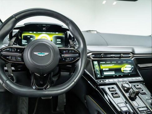 Used 2025 Aston Martin V8 Vantage Coupe image 10