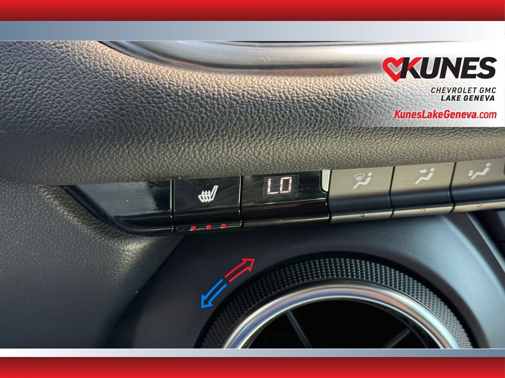 Used 2025 Chevrolet Blazer LT AWD/4WD image 31