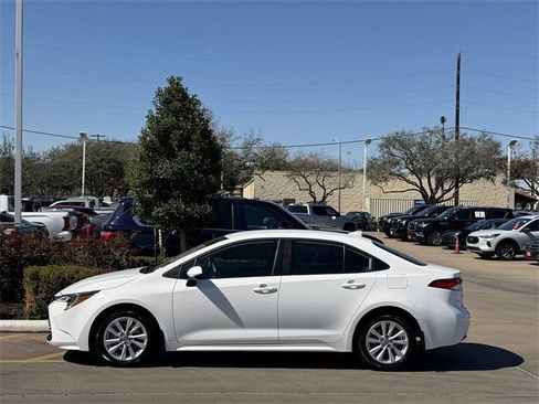 Certified 2025 Toyota Corolla LE w/ LE Premium Package image 4