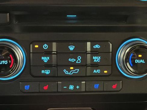 Used 2016 Ford F150 Lariat w/ Equipment Group 502A Luxury RWD image 18