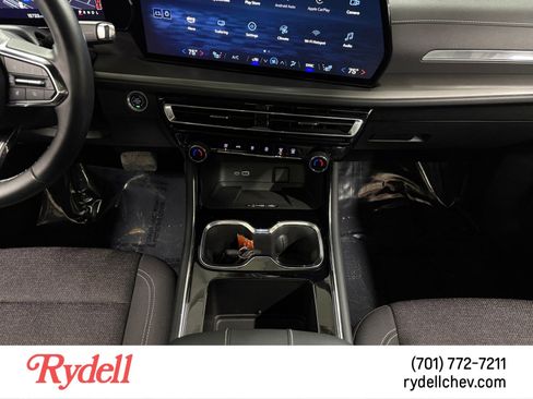 Used 2025 Chevrolet Traverse LT w/ Sun and Wheel Package image 15