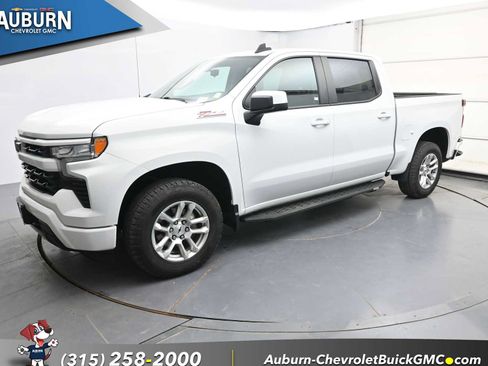 Used 2022 Chevrolet Silverado 1500 RST AWD/4WD image 2
