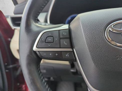 Used 2023 Toyota Highlander Platinum FWD image 16