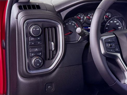 Used 2022 Chevrolet Silverado 1500 LT image 4