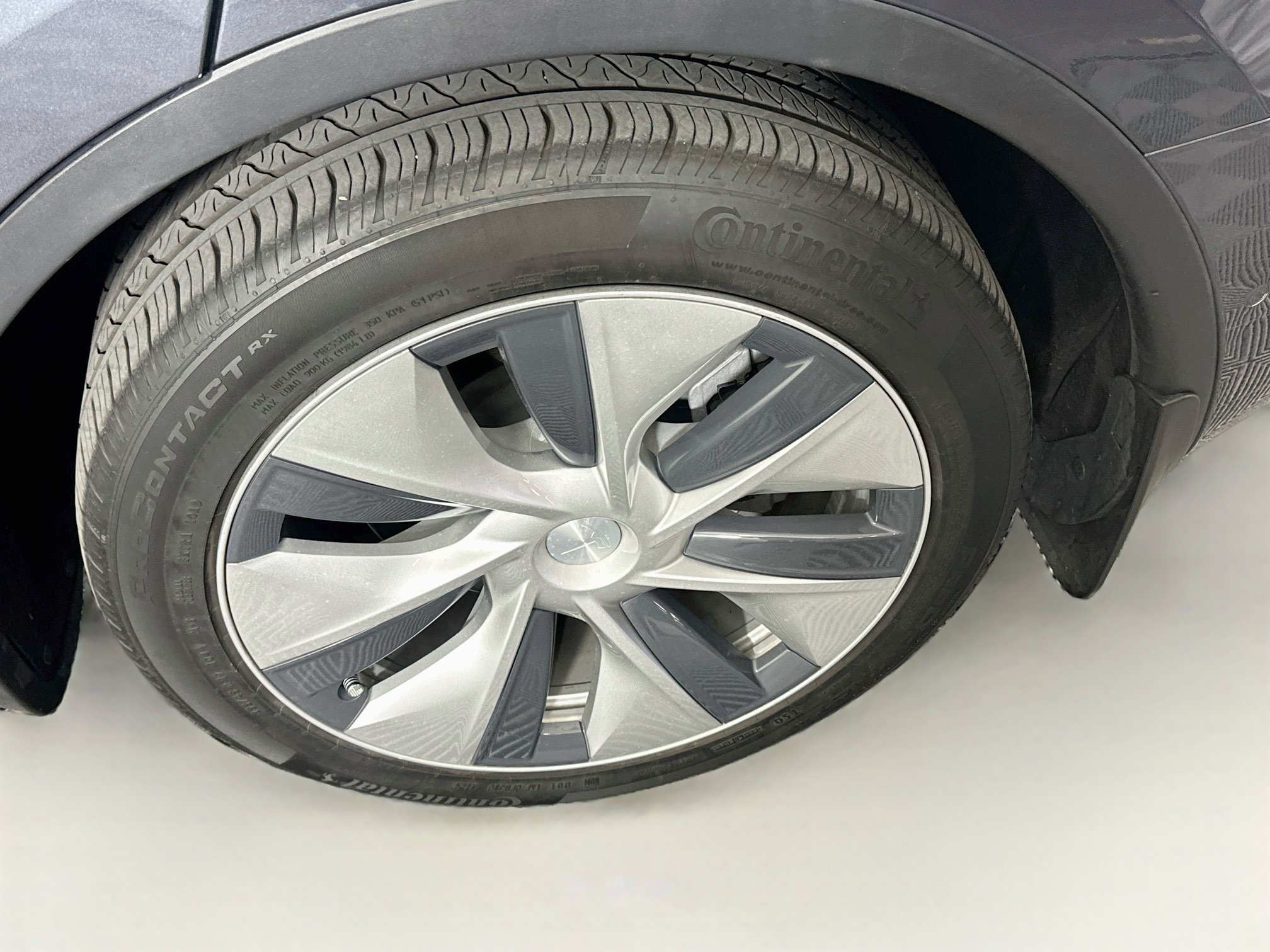 Used 2021 Tesla Model Y Long Range AWD/4WD image 11