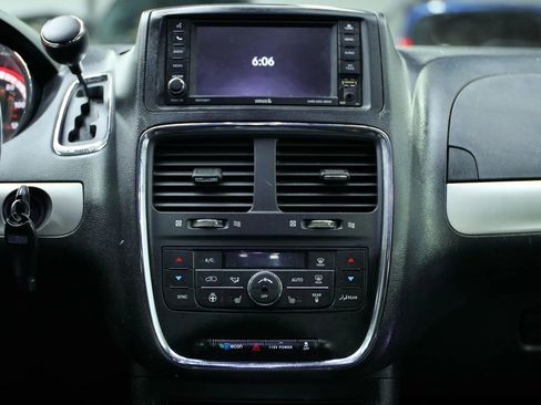 Used 2019 Dodge Grand Caravan GT image 31