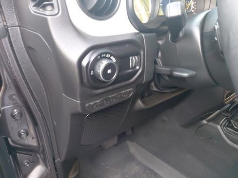 Used 2025 Jeep Wrangler Unlimited Sport AWD/4WD image 19