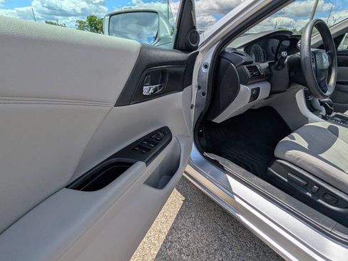 Used 2014 Honda Accord EX image 18