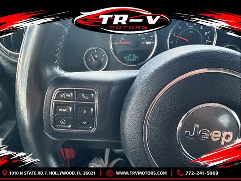 Used 2015 Jeep Wrangler Unlimited Sport w/ Connectivity Group AWD/4WD image 17