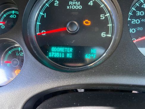 Used 2010 Chevrolet Silverado 1500 LTZ w/ Convenience Package image 12