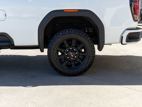 New 2026 GMC Sierra 3500 AT4 w/ AT4 Premium Plus Package AWD/4WD image 32
