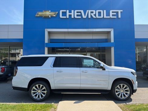 New 2026 Chevrolet Suburban Premier w/ Sun And Tow Package AWD/4WD image 6