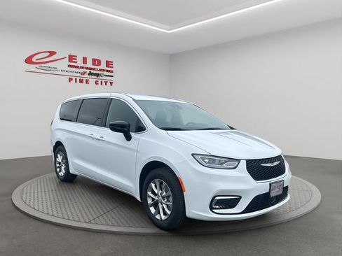 New 2026 Chrysler Pacifica Select AWD/4WD image 7