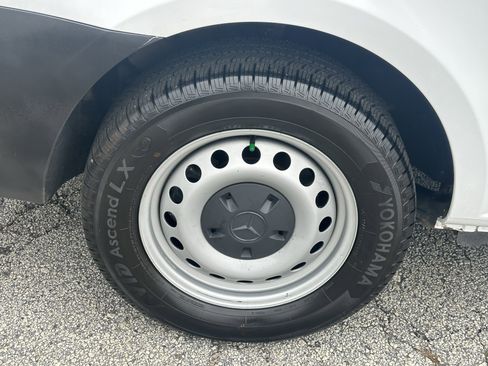 Used 2023 Mercedes-Benz Metris image 20