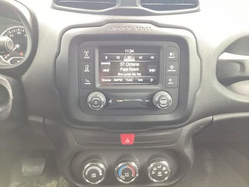 Used 2016 Jeep Renegade Latitude image 10