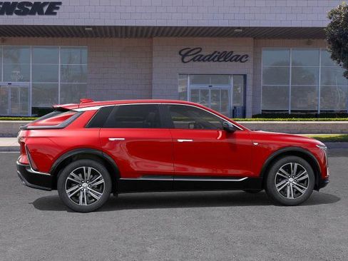 New 2026 Cadillac Lyriq Luxury image 5