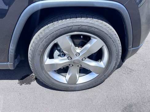 Used 2013 Jeep Grand Cherokee Overland RWD image 18