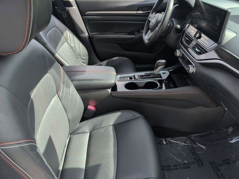 Used 2025 Nissan Altima 2.5 SR w/ SR Premium Package AWD/4WD image 30