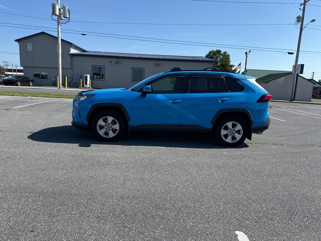Used 2019 Toyota RAV4 XLE w/ Convenience Package AWD/4WD image 2