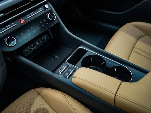 New 2025 Hyundai Sonata Limited image 25