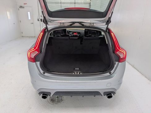 Used 2018 Volvo V60 T5 Dynamic w/ Vision Package image 6