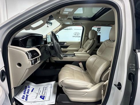 Used 2020 Lincoln Navigator Reserve w/ Luxury Package image 13