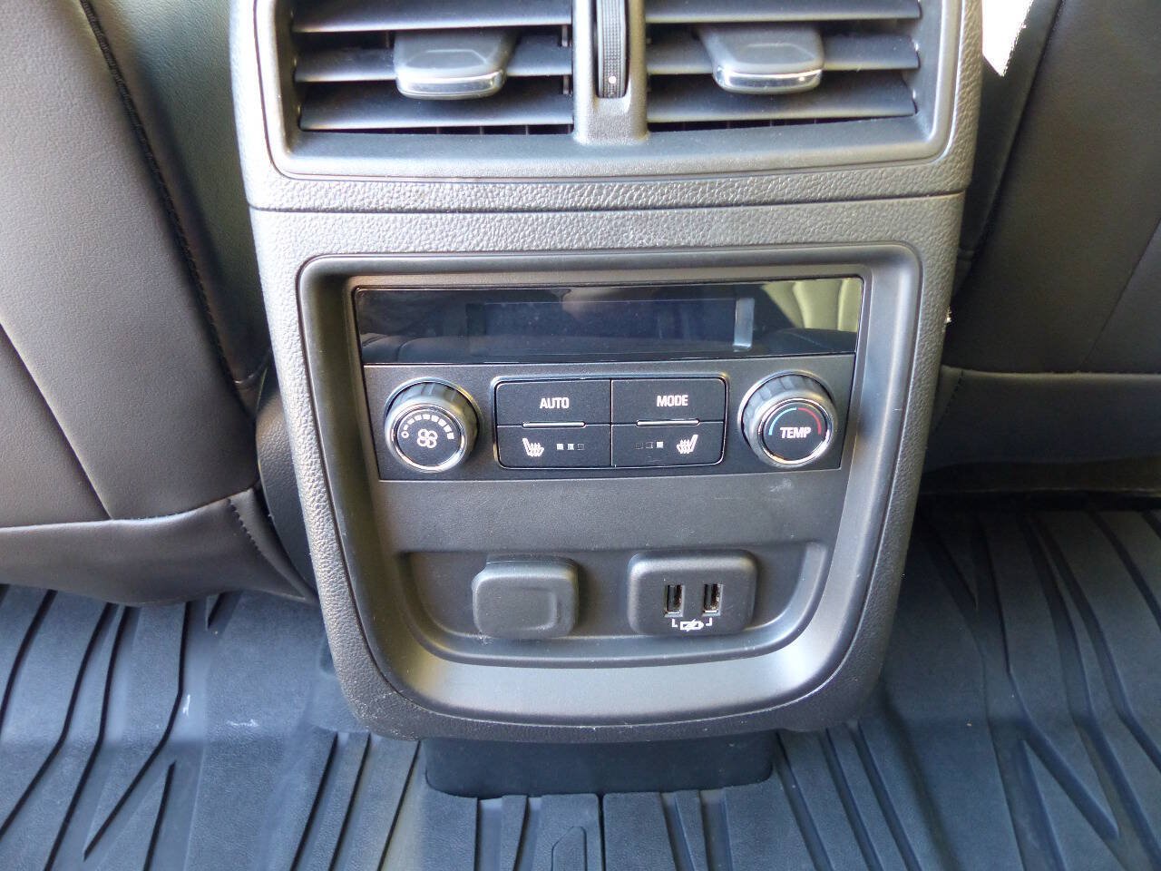 Used 2020 Buick Envision Essence AWD/4WD image 39