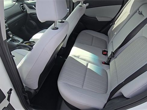 Used 2023 Hyundai Kona SEL w/ Convenience Package image 17