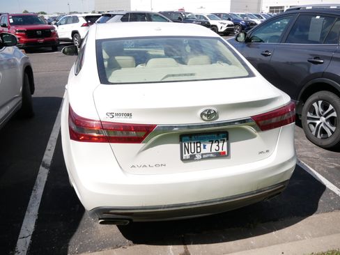 Used 2016 Toyota Avalon XLE FWD image 7