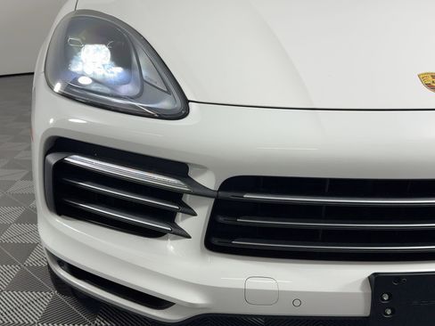 Certified 2021 Porsche Cayenne image 11