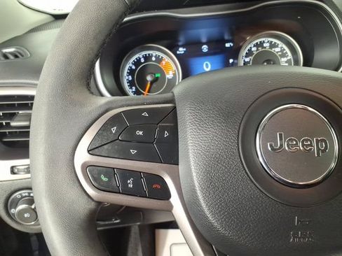 Used 2021 Jeep Cherokee Latitude Lux w/ Comfort/Convenience Group AWD/4WD image 15