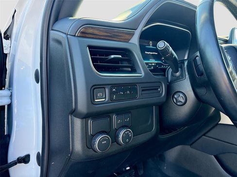 Used 2023 Chevrolet Suburban Premier image 11