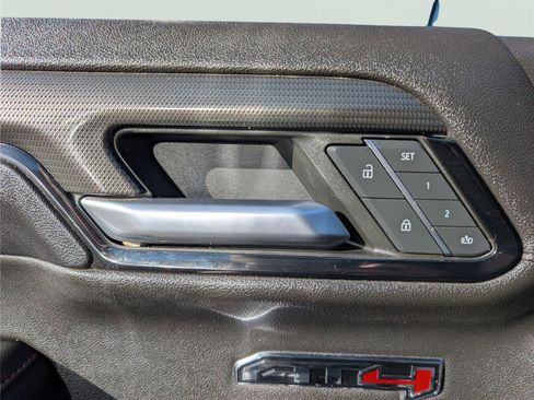 Used 2023 GMC Sierra 1500 AT4 w/ AT4 Premium Package AWD/4WD image 34