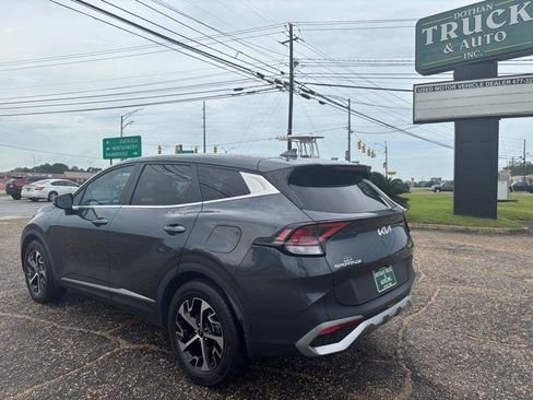 Used 2023 Kia Sportage EX FWD image 3