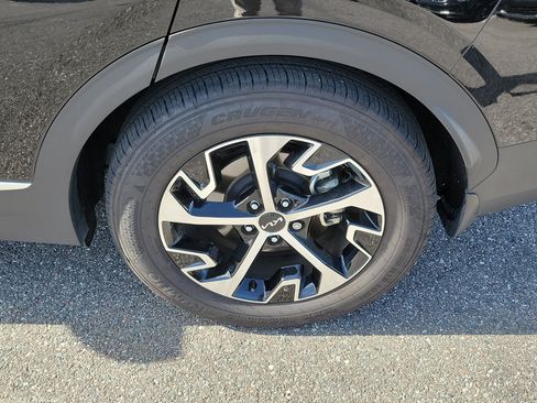 Certified 2024 Kia Sportage EX FWD image 33