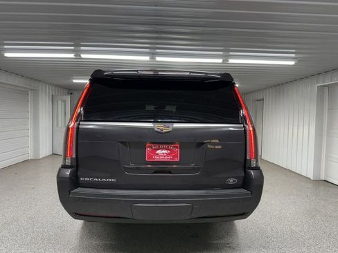 Used 2016 Cadillac Escalade ESV Platinum image 4