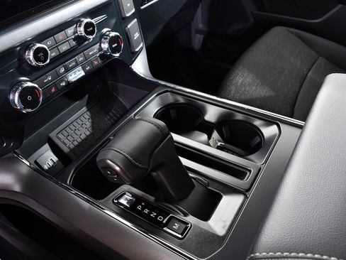 New 2025 Ford F150 XLT w/ Equipment Group 302A MID image 32