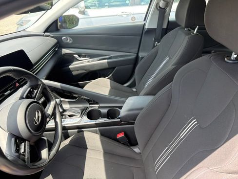 Used 2025 Hyundai Elantra SEL FWD image 3