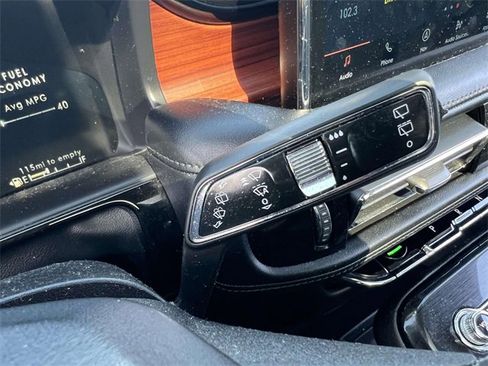 Certified 2022 Lincoln Nautilus Reserve image 24