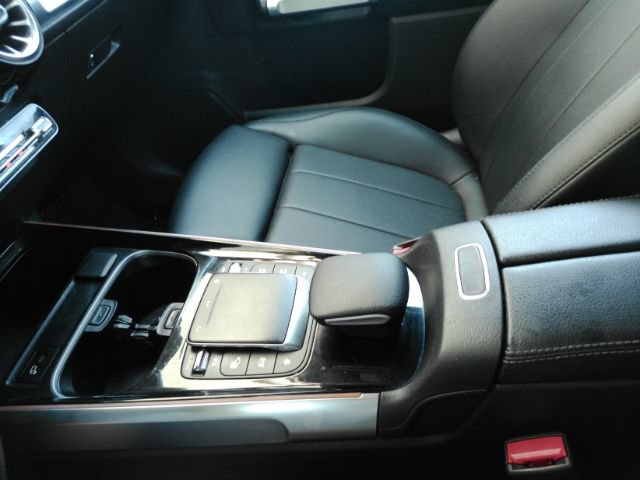 Used 2021 Mercedes-Benz GLB 250 w/ Premium Package image 39