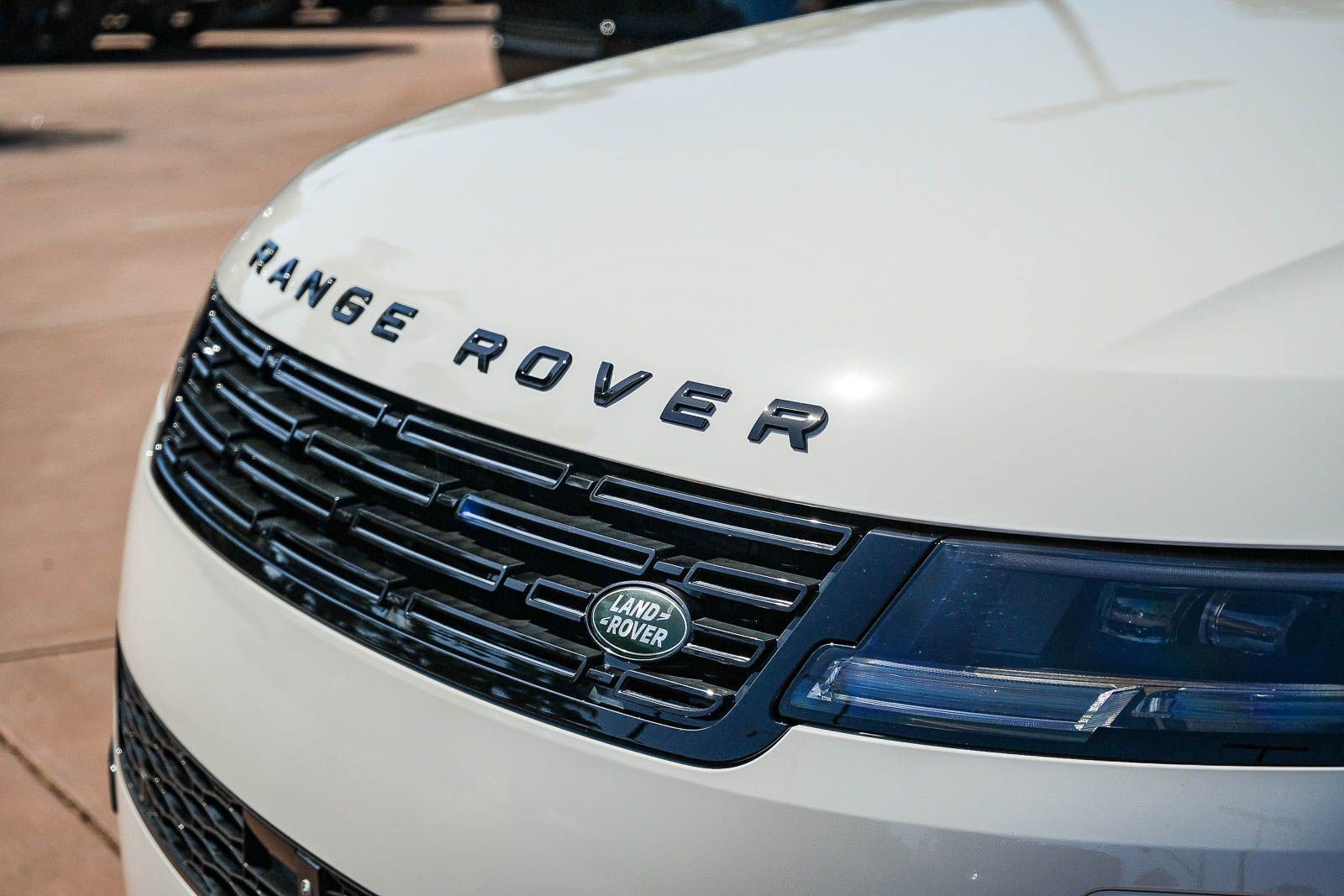 New 2026 Land Rover Range Rover Sport Dynamic SE AWD/4WD image 9