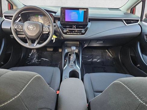 Used 2025 Toyota Corolla LE image 16