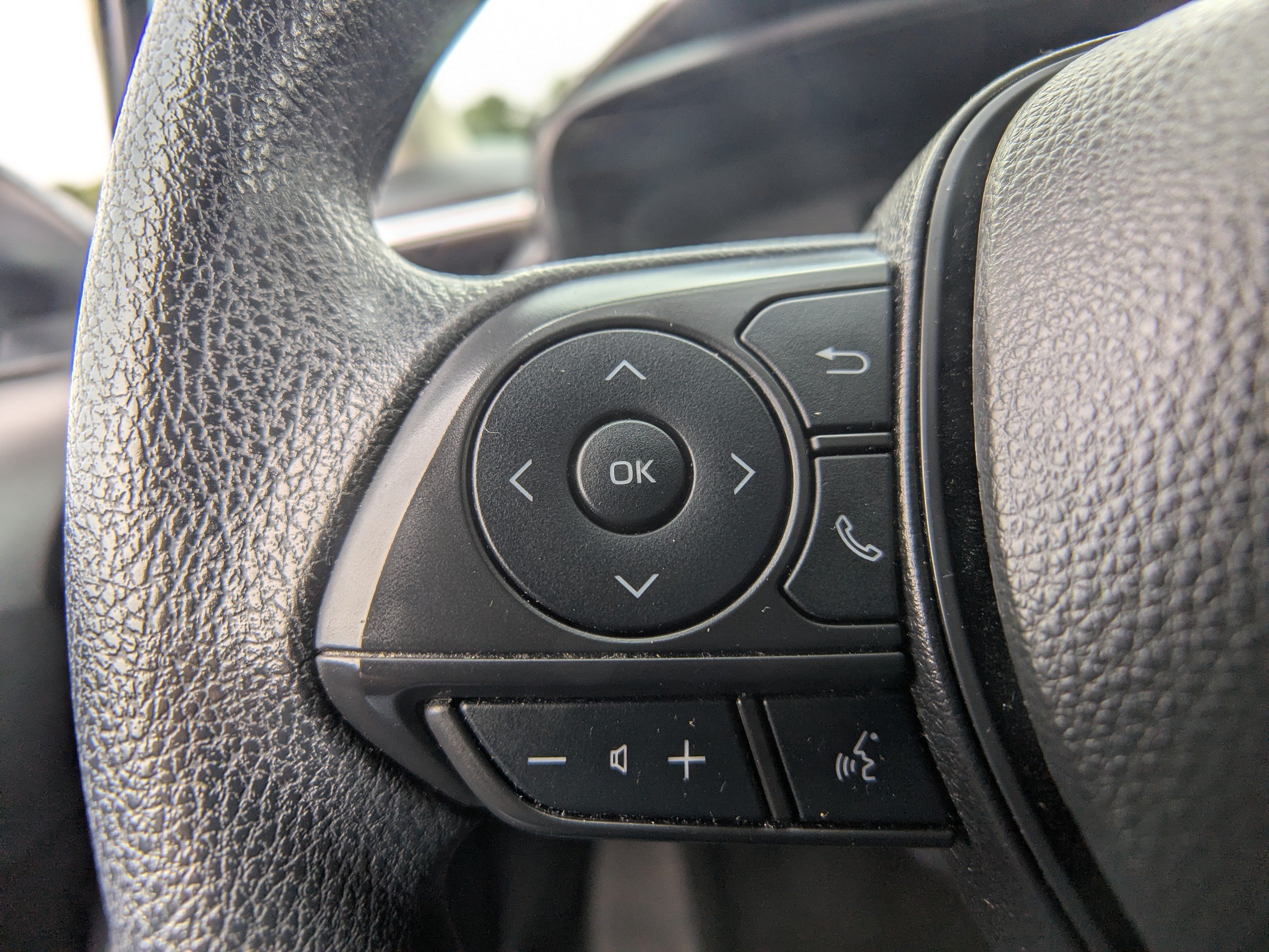 Used 2024 Toyota Corolla LE FWD image 24