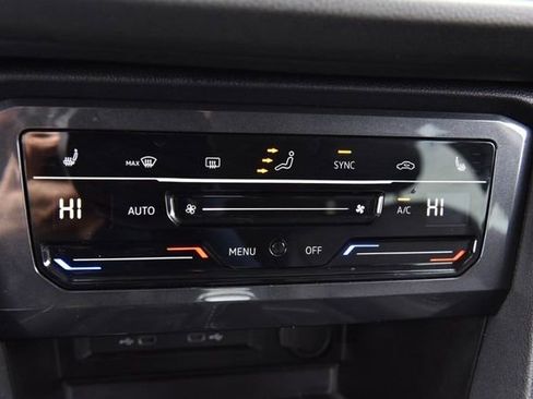 Certified 2024 Volkswagen Tiguan SE image 15